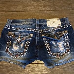 Miss Me Jean Shorts - Size 28 - Style # JE8095H